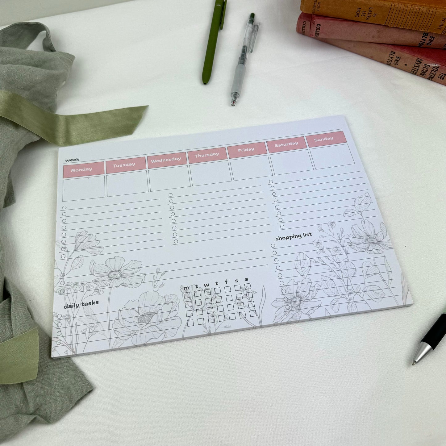 Weekly planner pad