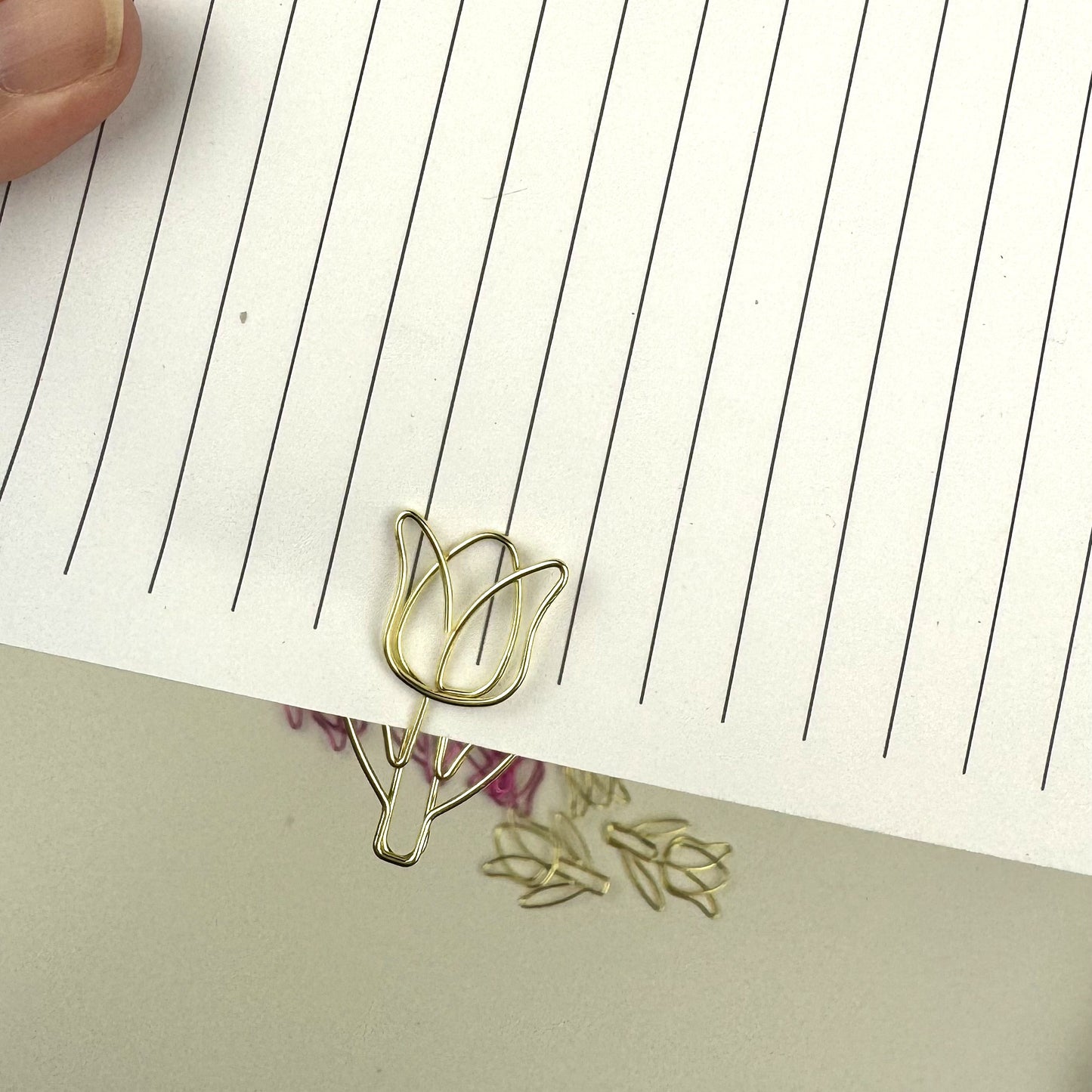 Tulip paper clips