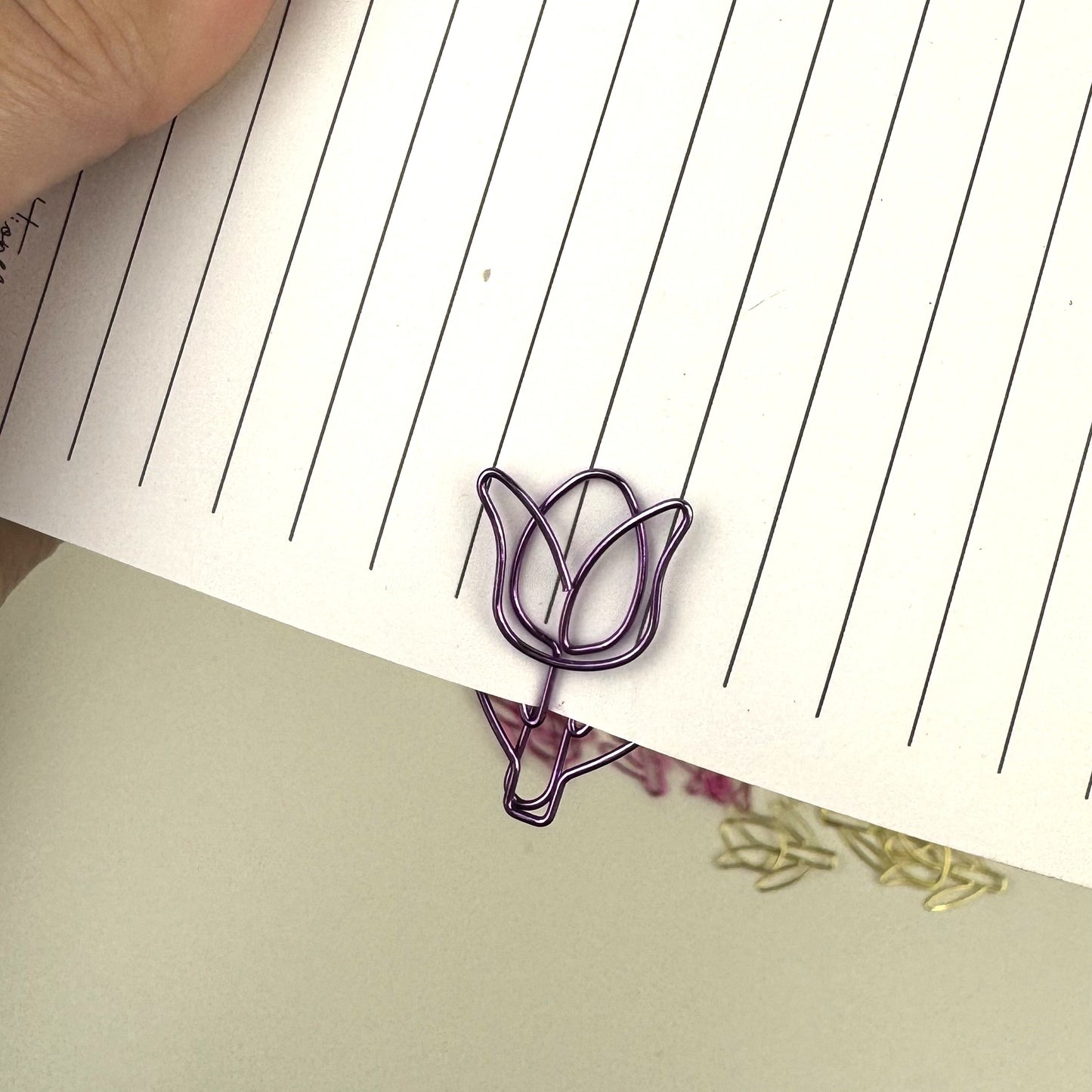 Tulip paper clips