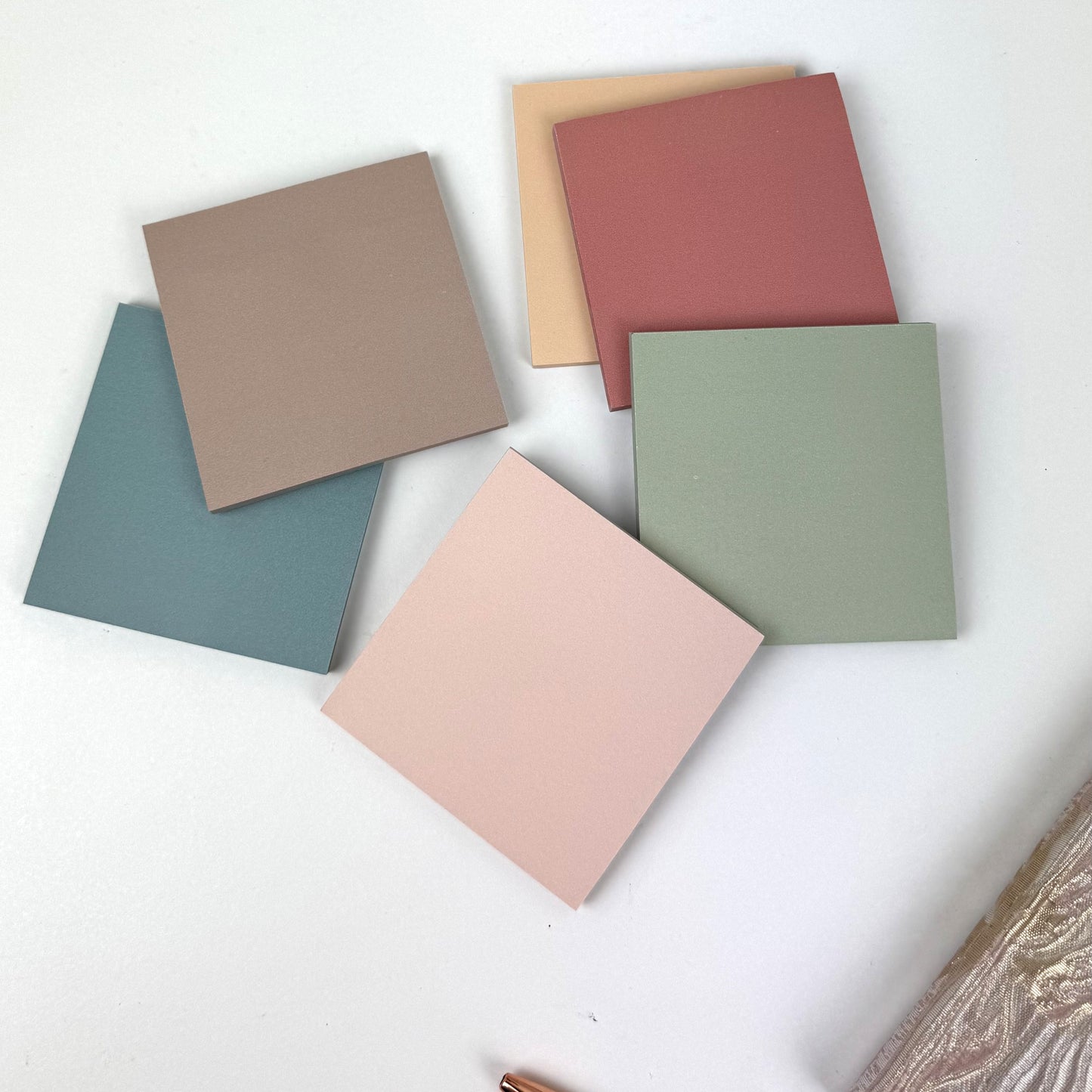 Sticky notes, 7.62x7.62cm lined