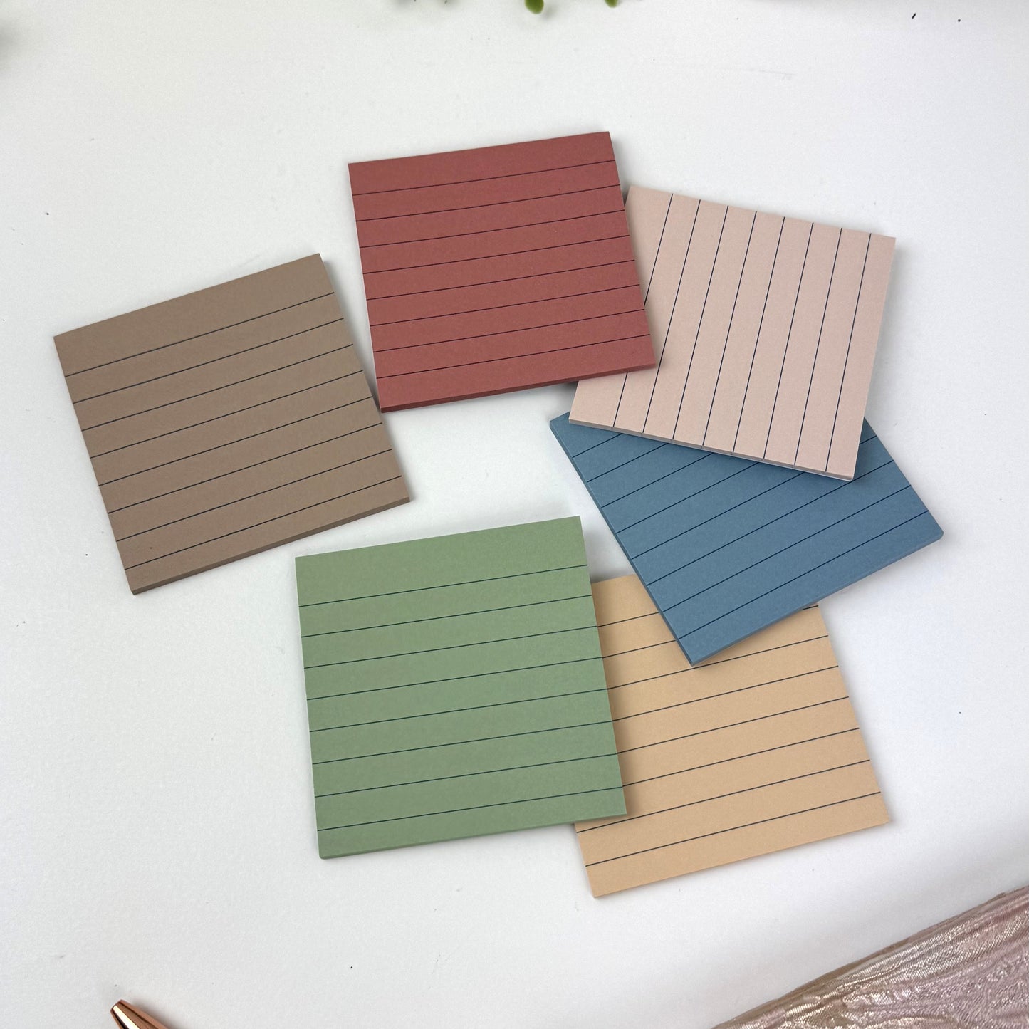 Sticky notes, 7.62x7.62cm lined